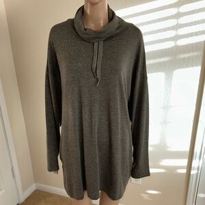 Cozy Gray/ Green Cowl Neck Women’s Sweater Size. 1X